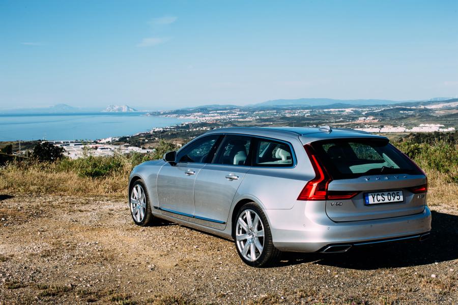  Volvo V90 D5 Inscription 2016 года  (фото 9 из 31)